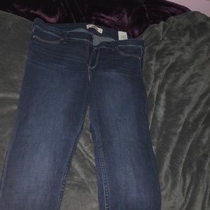 Hollister Jeans size: 11 (US)
